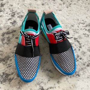 In new-like condition Steve Madden fashion sneaker